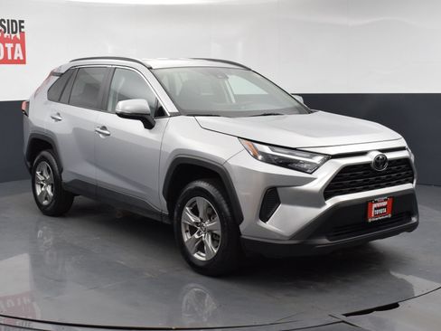 Used 2024 Toyota RAV4 XLE AWD/4WD image 6