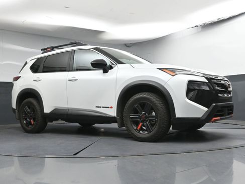 Certified 2025 Nissan Rogue SV AWD/4WD image 25