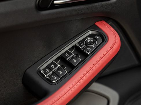 New 2026 Porsche Macan image 20