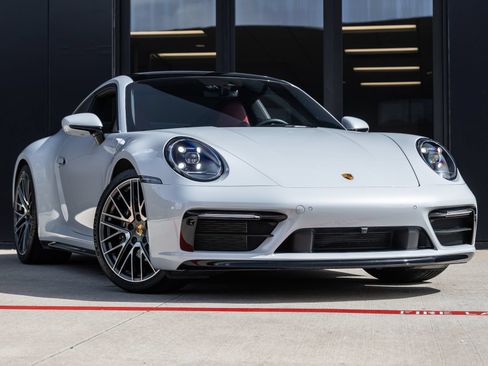Certified 2023 Porsche 911 Carrera 4 AWD/4WD image 6