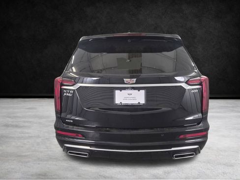 Certified 2025 Cadillac XT6 Premium Luxury image 7