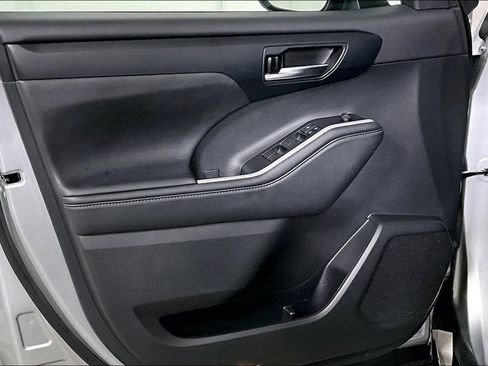 Used 2021 Toyota Highlander XSE image 23