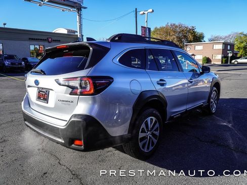 Used 2025 Subaru Outback Premium image 17