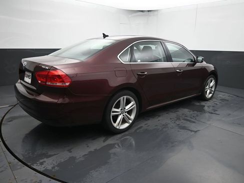 Used 2014 Volkswagen Passat TDI SE FWD image 11