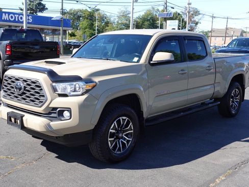 Used 2020 Toyota Tacoma TRD Sport image 1
