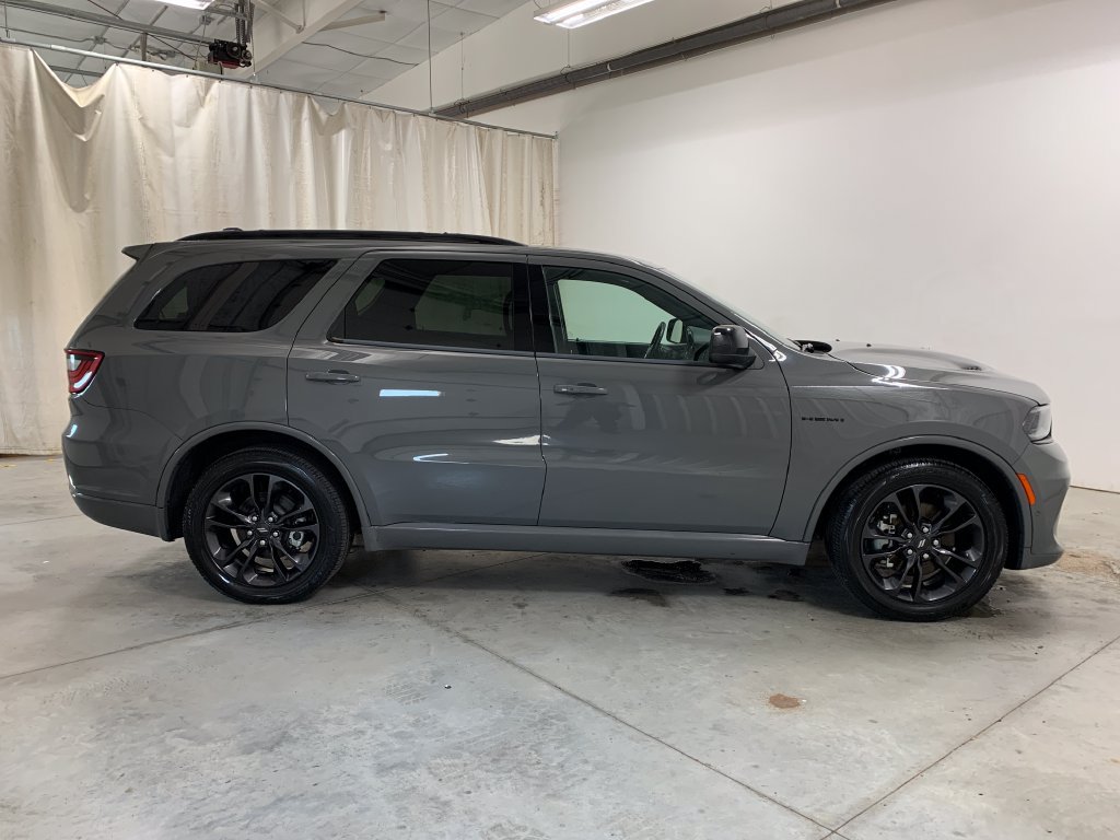 Used 2024 Dodge Durango R/T w/ Blacktop Package AWD/4WD image 11