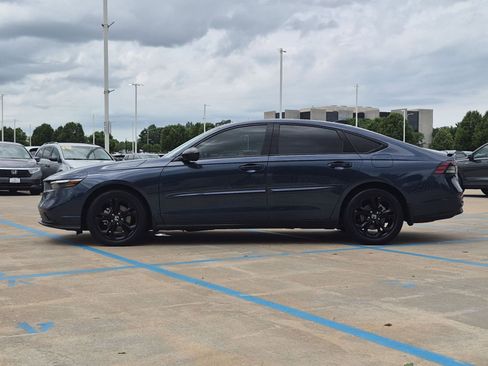 Certified 2025 Honda Accord SE image 10