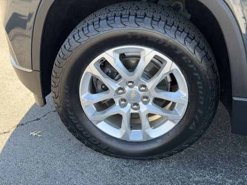 Used 2021 Chevrolet Traverse LT image 6