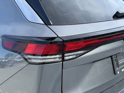 New 2026 Volkswagen Tiguan S image 9