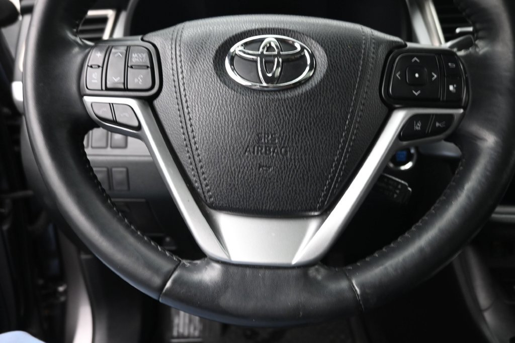 Used 2019 Toyota Highlander SE AWD/4WD image 20