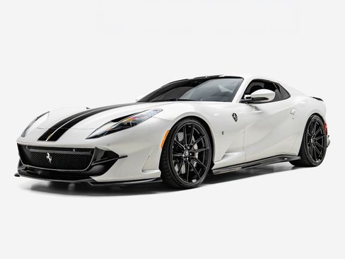 Used 2022 Ferrari 812 GTS RWD image 2