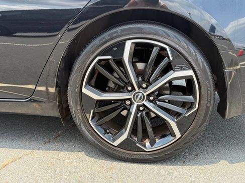 Used 2023 Nissan Altima 2.5 SR w/ SR Premium Package FWD image 11
