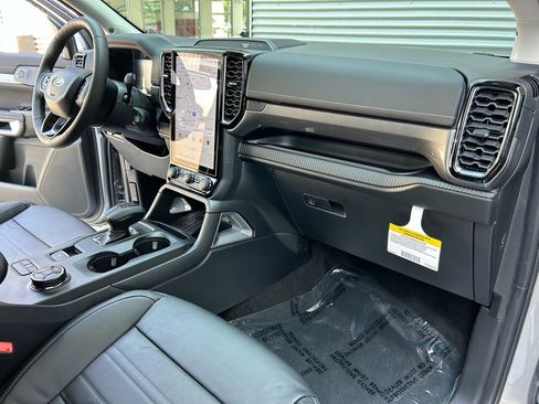 Used 2024 Ford Ranger Lariat w/ FX4 Off-Road Package image 49