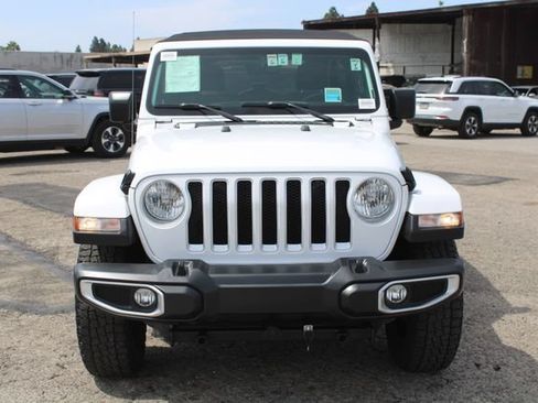 Used 2022 Jeep Wrangler Unlimited Sahara w/ Cold Weather Group AWD/4WD image 2