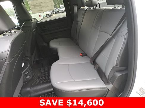 Used 2024 RAM 2500 Tradesman w/ Chrome Appearance Group image 16