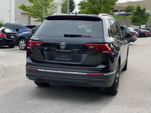 Used 2024 Volkswagen Tiguan SE w/ Panoramic Sunroof Package FWD image 7