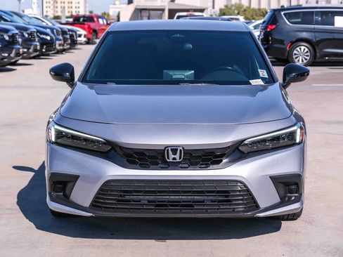 Used 2022 Honda Civic Sport image 2