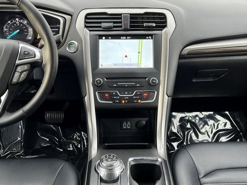 Used 2019 Ford Fusion SEL image 19