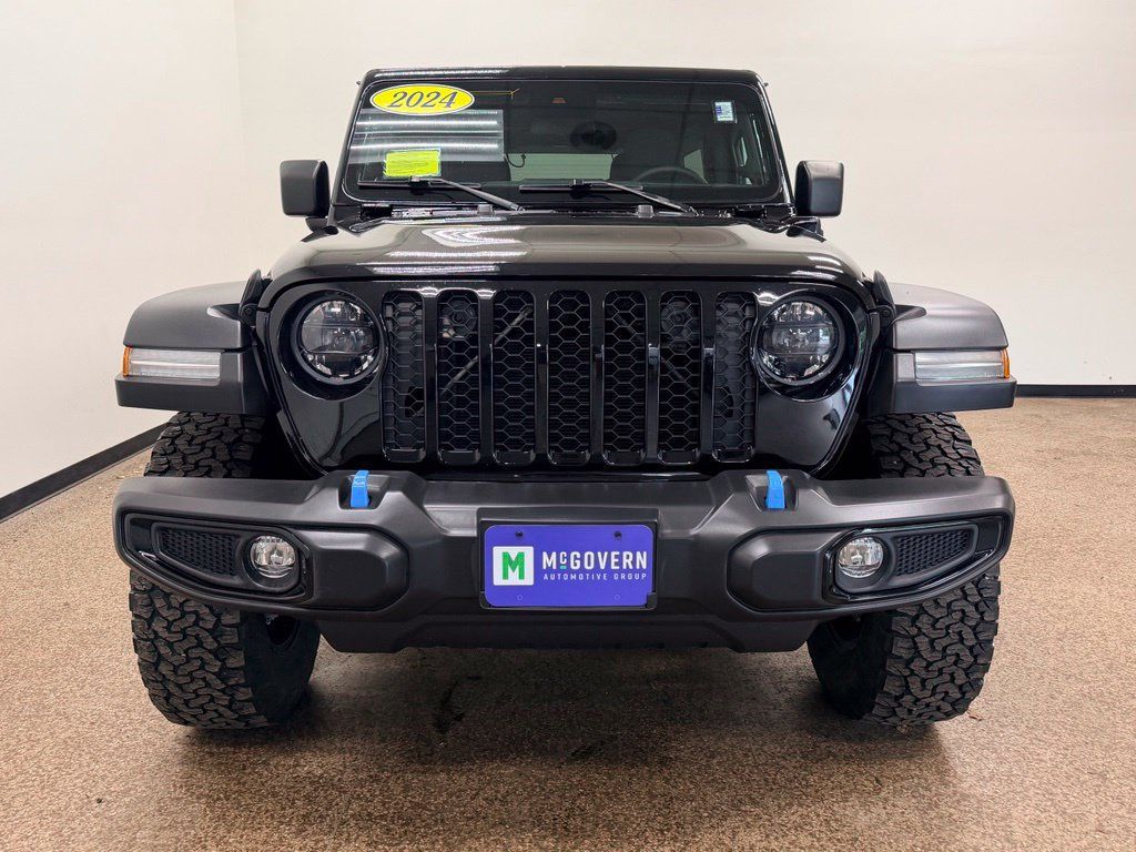 Used 2024 Jeep Wrangler Unlimited AWD/4WD image 9