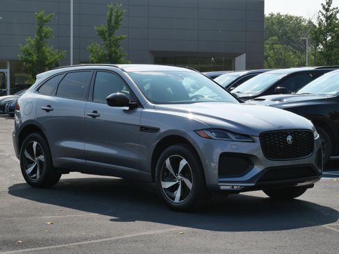 Certified 2026 Jaguar F-PACE R-Dynamic S AWD/4WD image 7