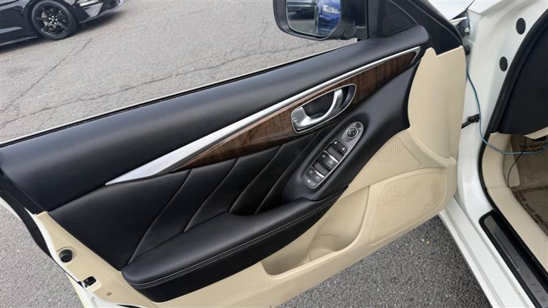Used 2018 INFINITI Q50 Luxe w/ Essential Package (3.0T Luxe) RWD image 24