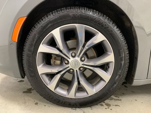 Used 2020 Chrysler Pacifica Limited w/ Tire & Wheel Group image 26