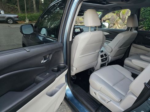 Used 2019 Honda Pilot Touring image 52