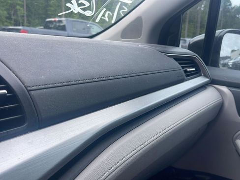 Used 2019 Honda Odyssey EX image 19