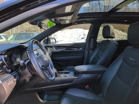 Used 2022 Cadillac XT5 Premium Luxury w/ Technology Package image 12