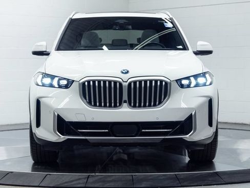 Used 2024 BMW X5 xDrive50e w/ Climate Comfort Package AWD/4WD image 5