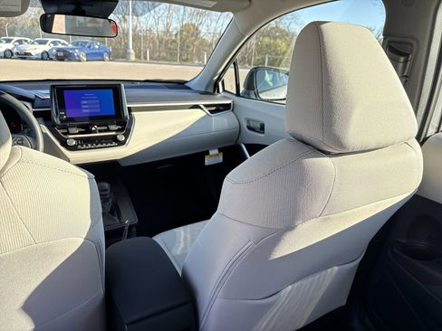 Certified 2026 Toyota Corolla Cross L image 21