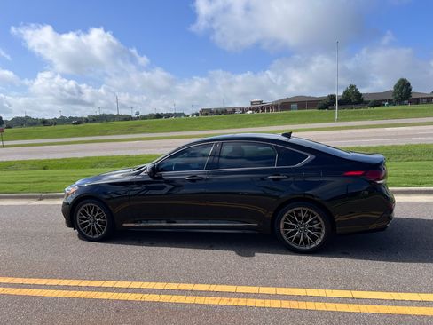 Used 2018 Genesis G80 3.3T Sport RWD image 6