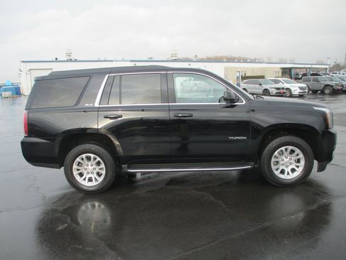 Used 2015 GMC Yukon SLE w/ Convenience Package image 4