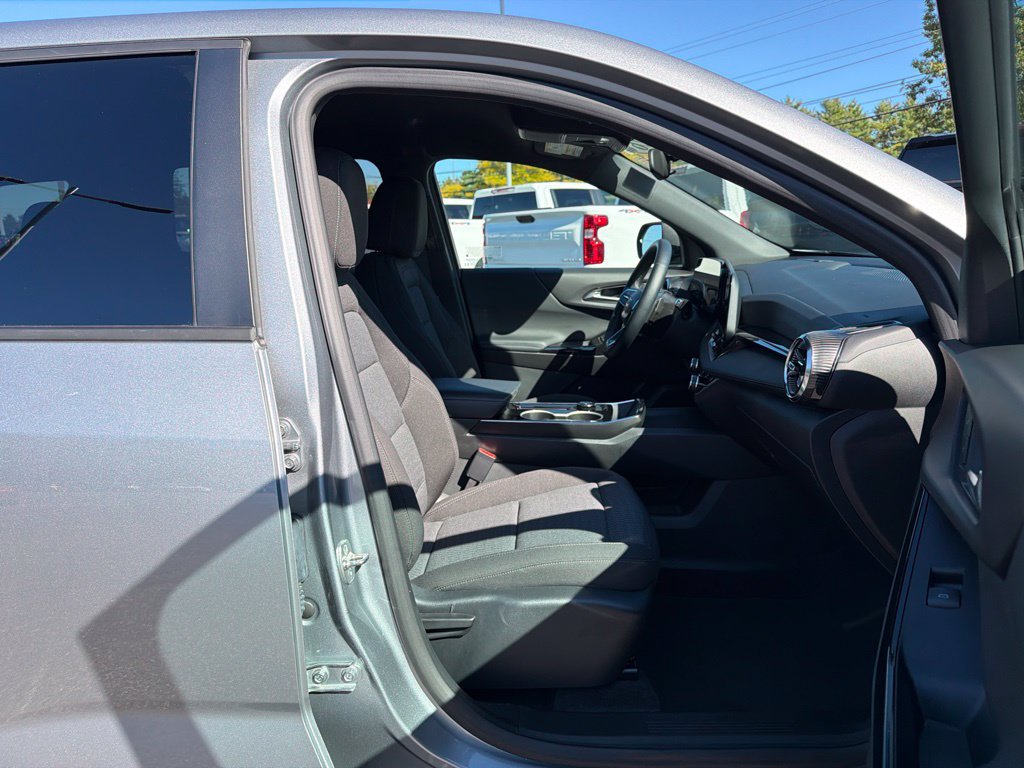 Used 2026 Chevrolet Equinox LT AWD/4WD image 27