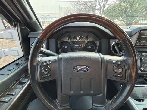 Used 2016 Ford F250 Platinum w/ FX4 Off-Road Package image 23