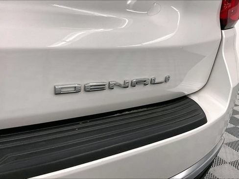 Used 2021 GMC Yukon Denali w/ Denali Premium Package AWD/4WD image 9