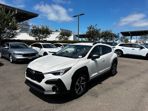 Used 2024 Subaru Crosstrek 2.0i Premium w/ Crosstrek Mirror Package AWD/4WD image 2