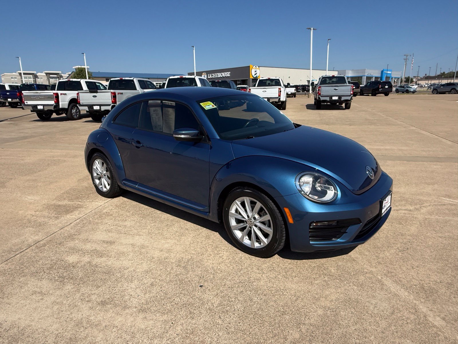 Used 2018 Volkswagen Beetle 2.0T S w/ Style & Comfort Package For S FWD image 3