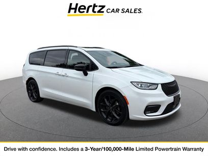 Used 2025 Chrysler Pacifica Limited
