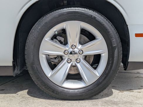 Used 2023 Dodge Challenger SXT RWD image 11