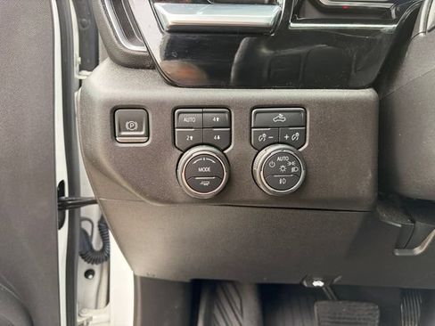 Used 2022 Chevrolet Silverado 1500 RST AWD/4WD image 11