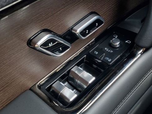 Used 2024 Land Rover Range Rover Sport SE AWD/4WD image 22