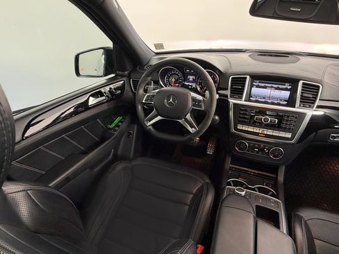 Used 2013 Mercedes-Benz ML 63 AMG 4MATIC image 20