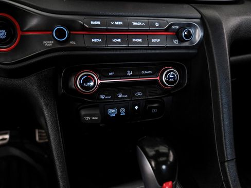 Used 2020 Hyundai Veloster Turbo FWD image 24