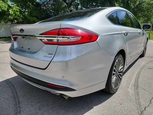Used 2017 Ford Fusion SE w/ Fusion SE Technology Package FWD image 9