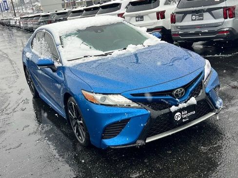 Used 2018 Toyota Camry XSE image 5