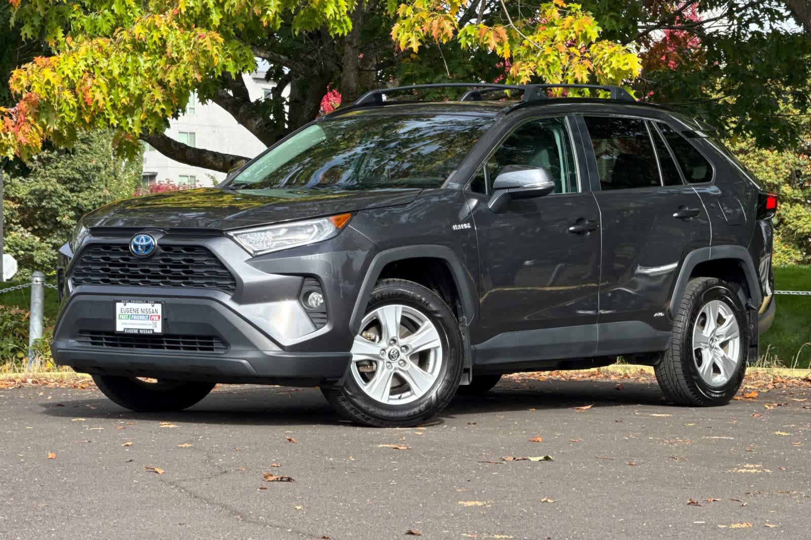 Used 2020 Toyota RAV4 XLE w/ Convenience Package AWD/4WD image 1