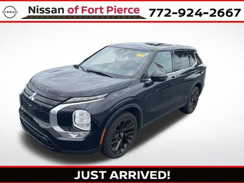 Used 2023 Mitsubishi Outlander SE Black Edition AWD/4WD image 1