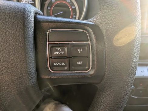 Used 2019 Dodge Journey SE image 8