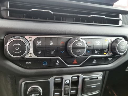 Used 2025 Jeep Wrangler Unlimited Rubicon 4xe w/ Convenience Group image 72